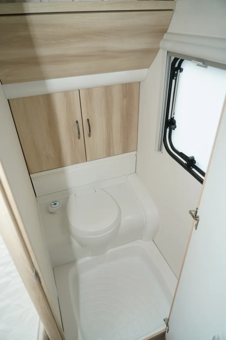 Fahrzeugbild Hobby De Luxe 400 SFe (05) Sackmarkise Thule, FH #13