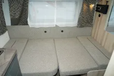 Bild 7 Hobby De Luxe 400 SFe (05) Sackmarkise Thule, FH