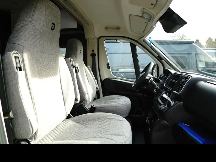 Fahrzeugbild Dethleffs Globetrail 640 ES Fiat 4,25t Schlafdach Klima #7