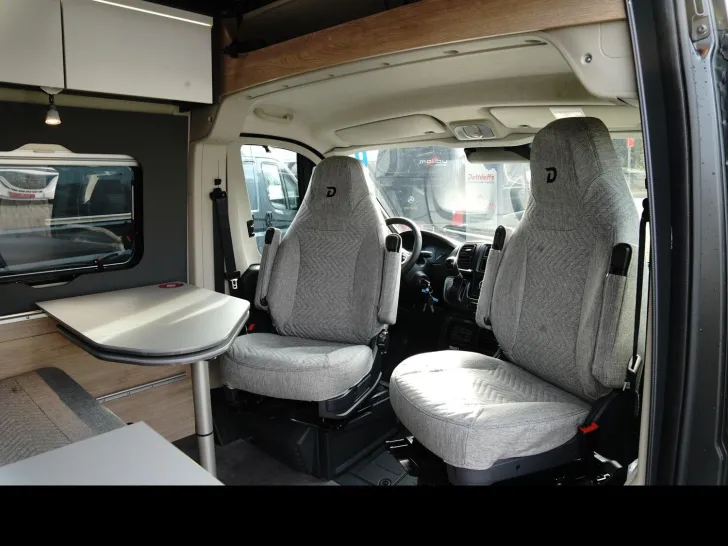 Fahrzeugbild Dethleffs Globetrail 640 ES Fiat 4,25t Schlafdach Klima #15