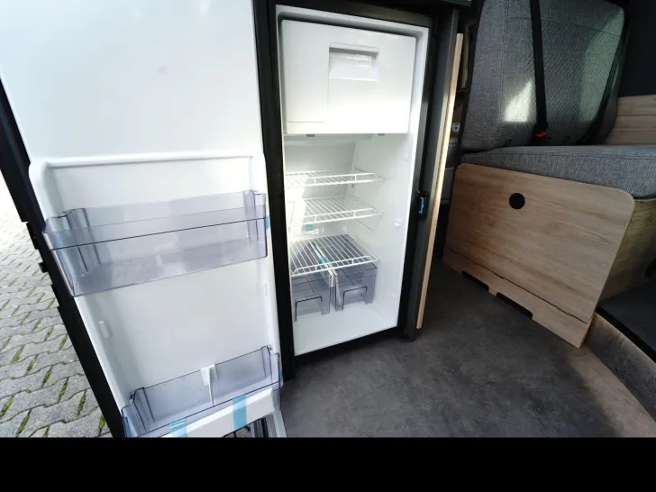Fahrzeugbild Dethleffs Globetrail 640 ES Fiat 4,25t Schlafdach Klima #19