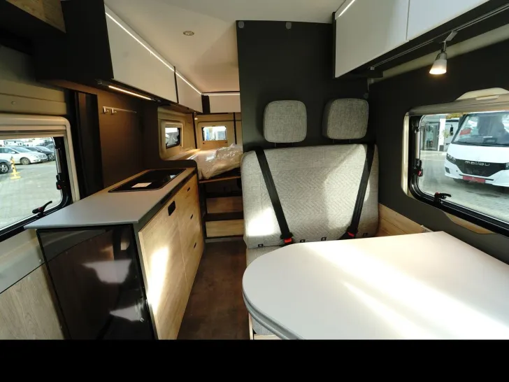 Fahrzeugbild Dethleffs Globetrail 640 ES Fiat 4,25t Schlafdach Klima #20