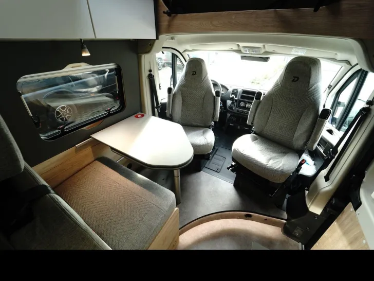 Fahrzeugbild Dethleffs Globetrail 640 ES Fiat 4,25t Schlafdach Klima #28