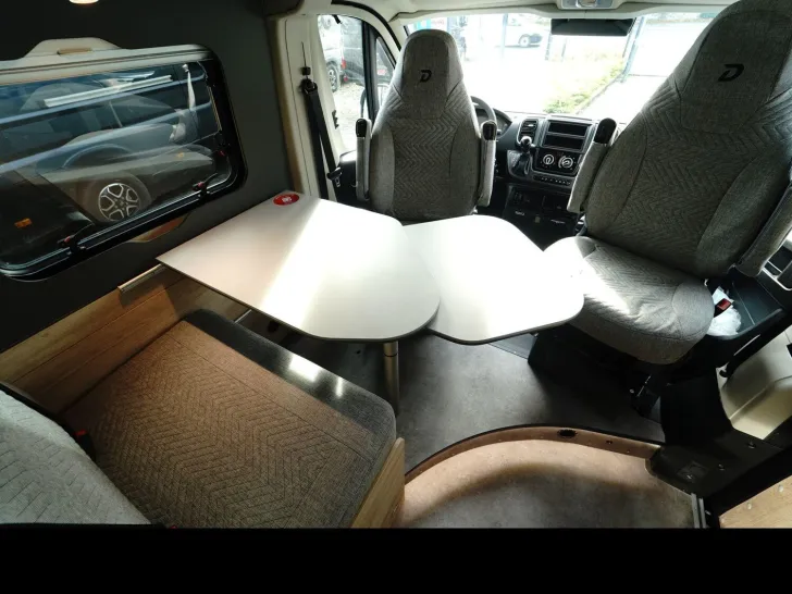 Fahrzeugbild Dethleffs Globetrail 640 ES Fiat 4,25t Schlafdach Klima #29