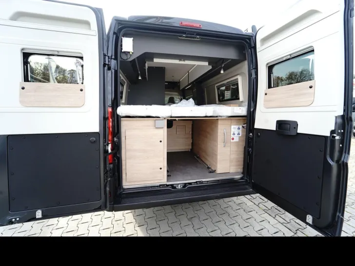 Fahrzeugbild Dethleffs Globetrail 640 ES Fiat 4,25t Schlafdach Klima #33