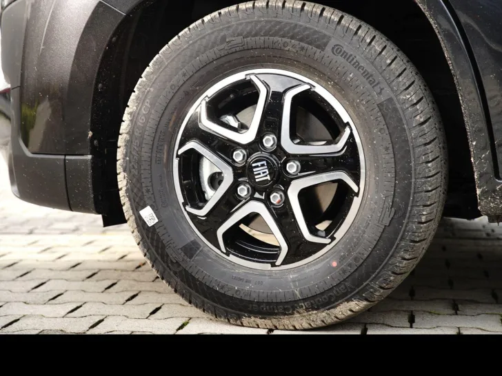Fahrzeugbild Dethleffs Globetrail 640 ES Fiat 4,25t Schlafdach Klima #35