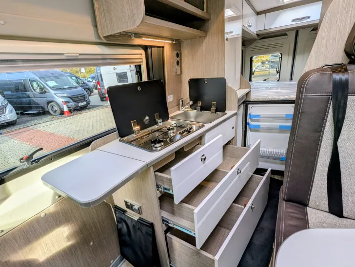 Fahrzeugbild Pössl D-Line 2WIN Plus Modell 2026 Sie sparen 2.910,- #10