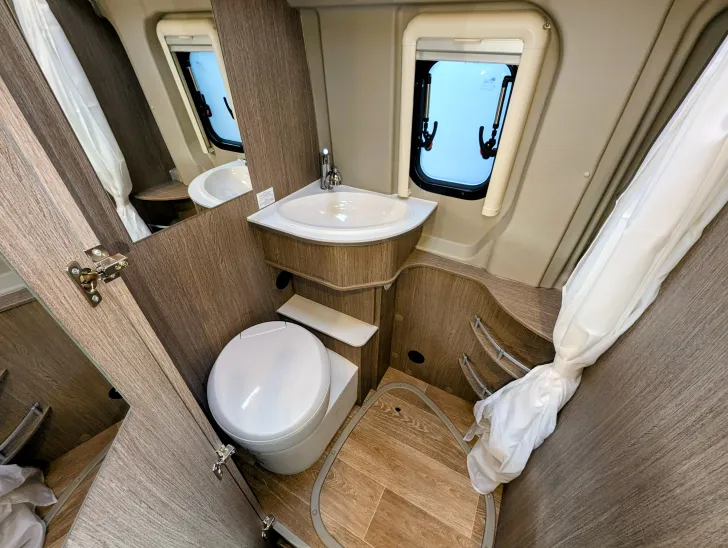 Fahrzeugbild Pössl D-Line 2WIN Plus Modell 2026 Sie sparen 2.910,- #12