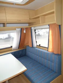 Fahrzeugbild Dethleffs Camper 490 TK Nr. 82 -Etagenb.,2 Sitzgruppen #8
