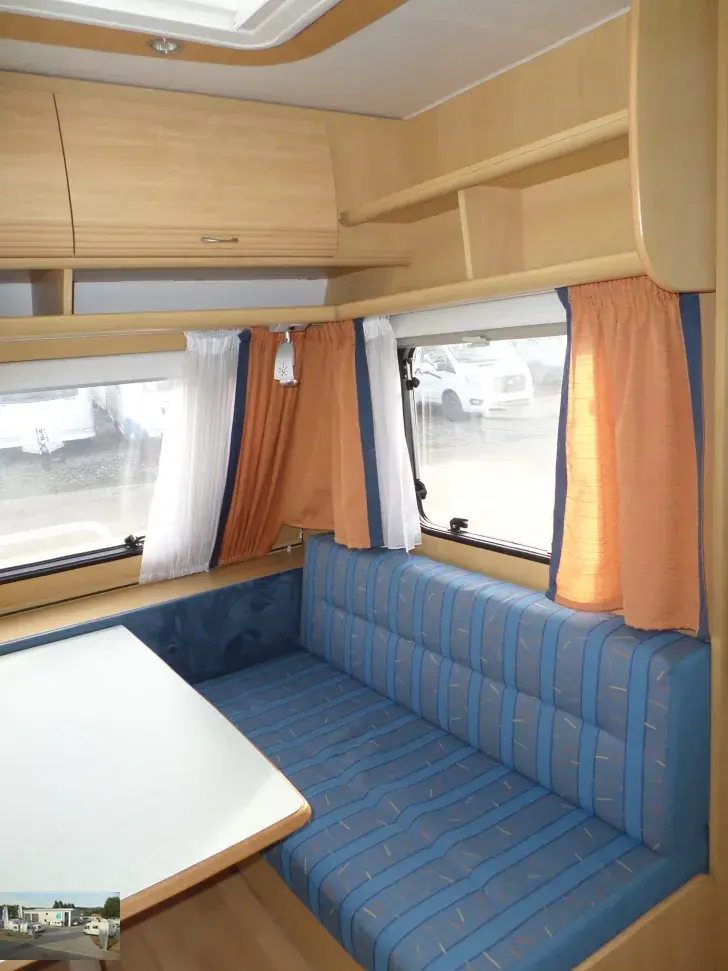 Fahrzeugbild Dethleffs Camper 490 TK Nr. 82 -Etagenb.,2 Sitzgruppen #8