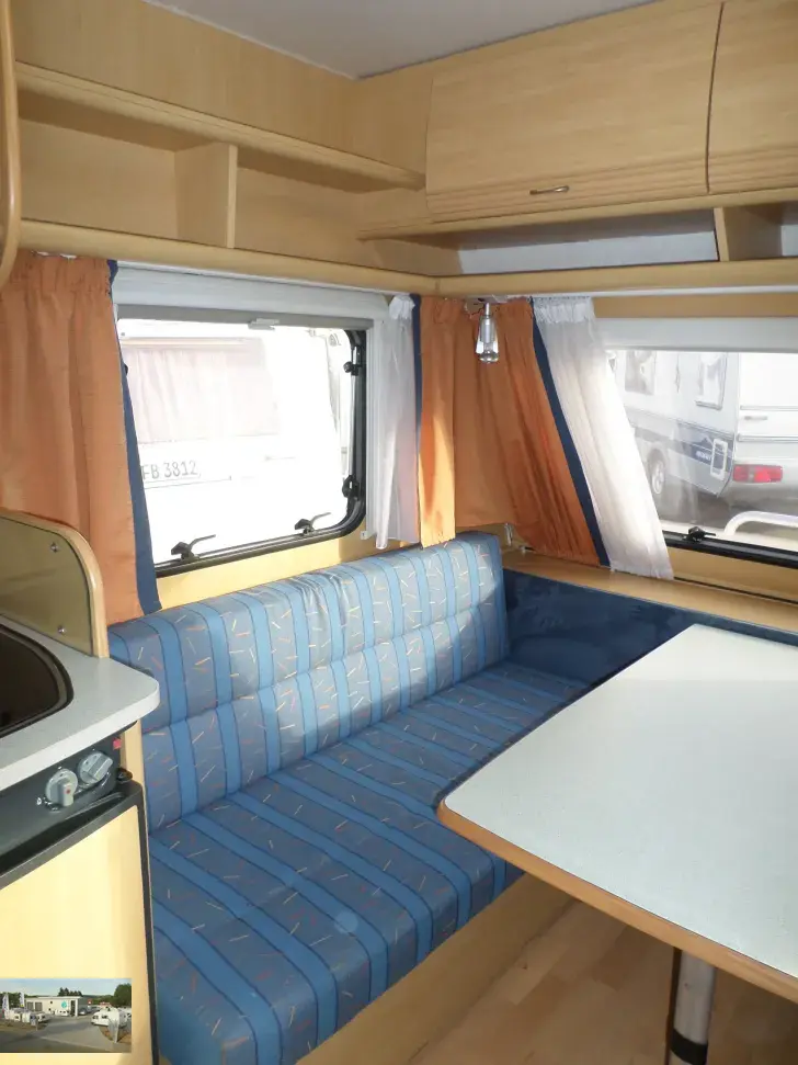 Fahrzeugbild Dethleffs Camper 490 TK Nr. 82 -Etagenb.,2 Sitzgruppen #9