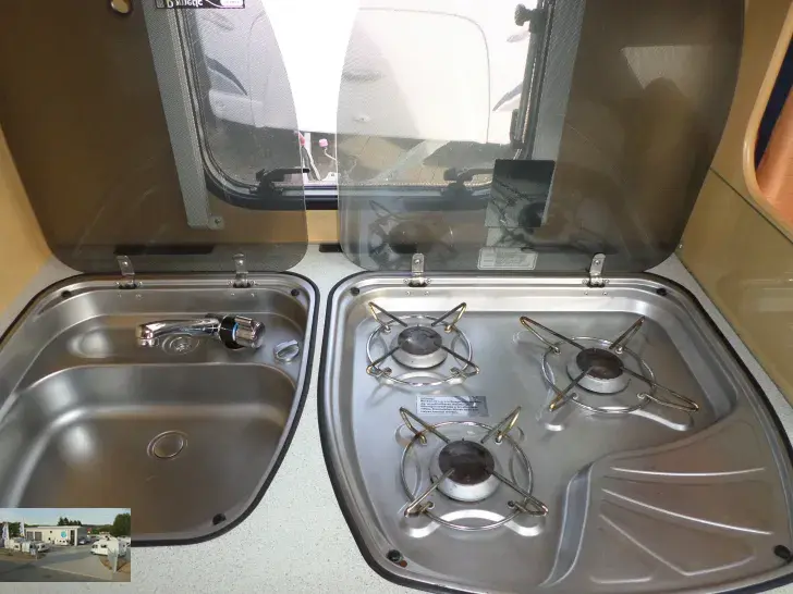 Fahrzeugbild Dethleffs Camper 490 TK Nr. 82 -Etagenb.,2 Sitzgruppen #11