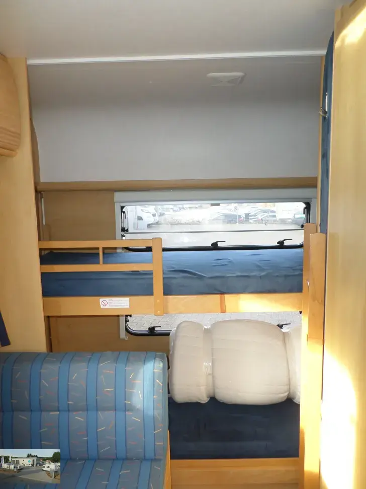 Fahrzeugbild Dethleffs Camper 490 TK Nr. 82 -Etagenb.,2 Sitzgruppen #15