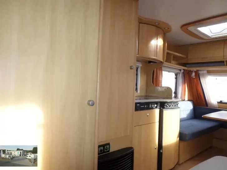 Fahrzeugbild Dethleffs Camper 490 TK Nr. 82 -Etagenb.,2 Sitzgruppen #21