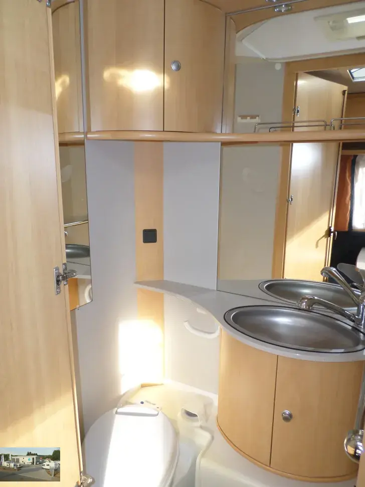 Fahrzeugbild Dethleffs Camper 490 TK Nr. 82 -Etagenb.,2 Sitzgruppen #24