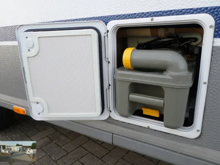 Fahrzeugbild Dethleffs Camper 490 TK Nr. 82 -Etagenb.,2 Sitzgruppen #33