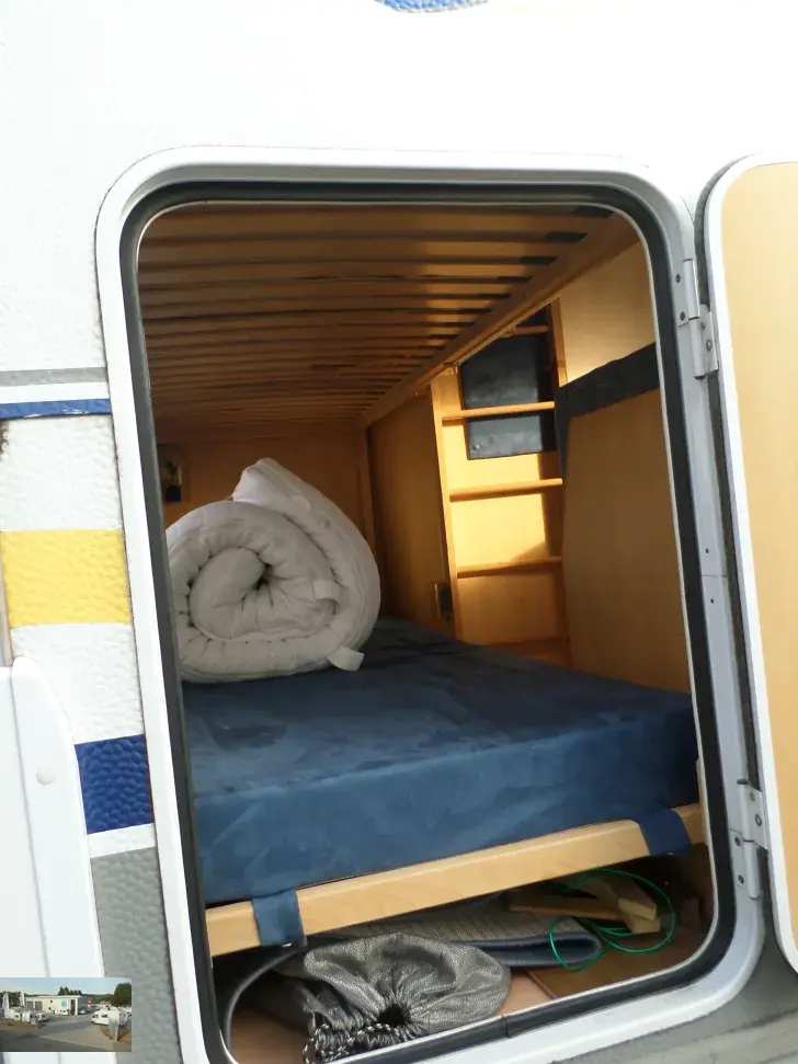 Fahrzeugbild Dethleffs Camper 490 TK Nr. 82 -Etagenb.,2 Sitzgruppen #35
