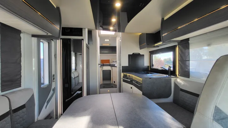 Fahrzeugbild Chausson Teilintegrierte 777GA Titanium Premium #10