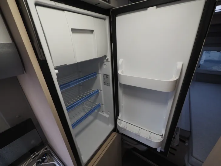 Fahrzeugbild Clever Runner, D+E Heizung, Fenster zus., Assistenzen #11