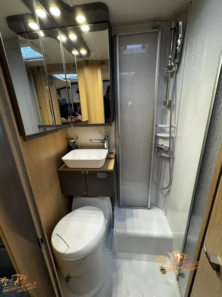 Fahrzeugbild LMC Tourer Lift H 660 G Automatik 70 Jahre #23