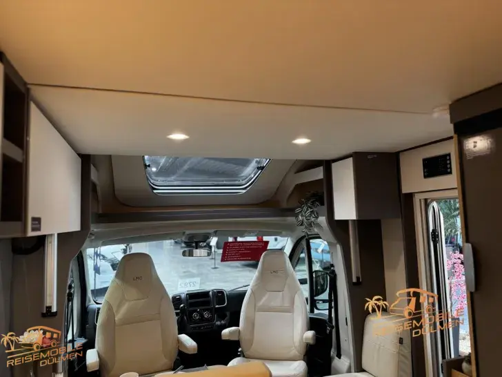 Fahrzeugbild LMC Tourer Lift H 660 G Automatik 70 Jahre #28