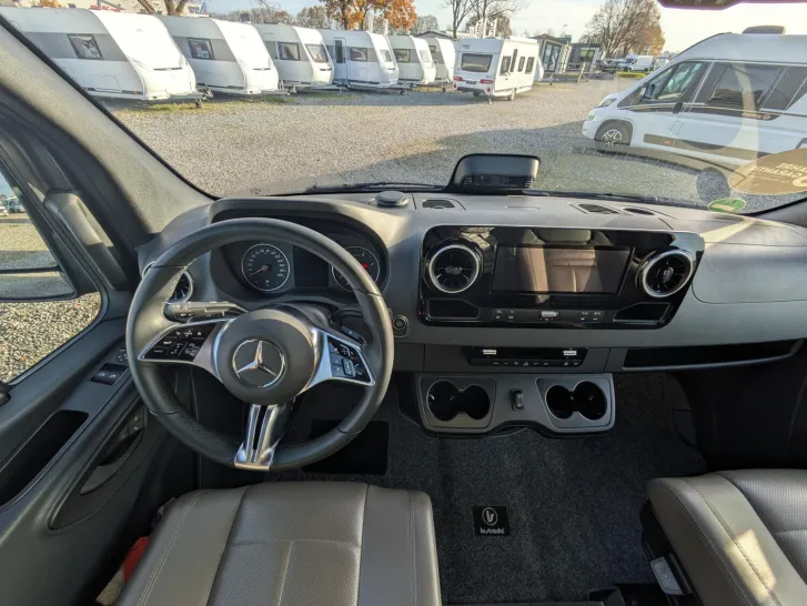 Fahrzeugbild La Strada Nova EB Mercedes 190 PS 190PS/Autom/Allrad/Klima/Navi/Solar #6