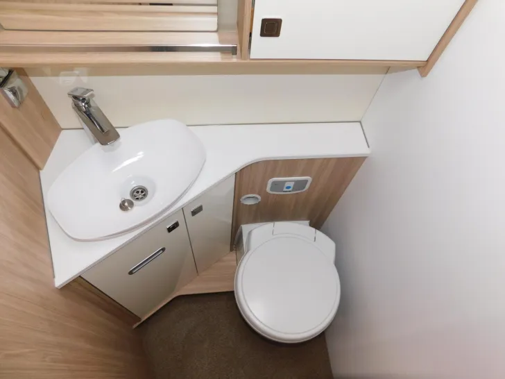 Fahrzeugbild Bürstner Lyseo Time T Limited T 736 Solar,AHK,Klimaanlage #18