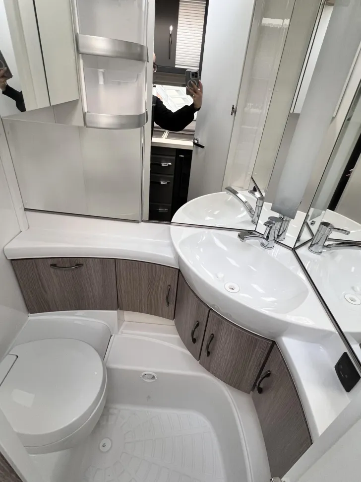 Fahrzeugbild Hobby OnTour 460 DL -Vorzelt #5