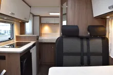 Fahrzeugbild Carado VAN V339 pro+ Queensbett, Combi-E, Variobad #8