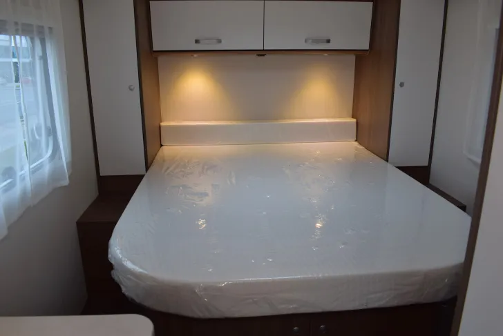 Fahrzeugbild Carado VAN V339 pro+ Queensbett, Combi-E, Variobad #11