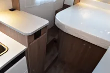 Fahrzeugbild Carado VAN V339 pro+ Queensbett, Combi-E, Variobad #13