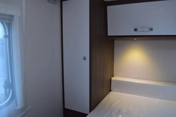 Fahrzeugbild Carado VAN V339 pro+ Queensbett, Combi-E, Variobad #23