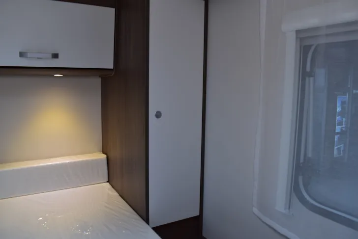 Fahrzeugbild Carado VAN V339 pro+ Queensbett, Combi-E, Variobad #25