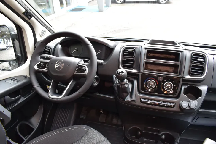 Fahrzeugbild Carado VAN V339 pro+ Queensbett, Combi-E, Variobad #39