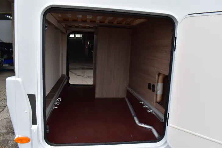 Fahrzeugbild Carado VAN V339 pro+ Queensbett, Combi-E, Variobad #35