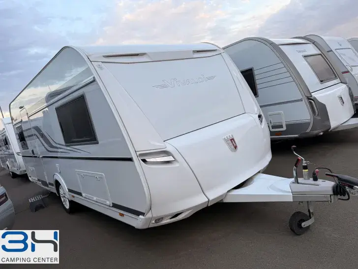 Schräg Vorne Tabbert Vivaldi 550 E 2,5