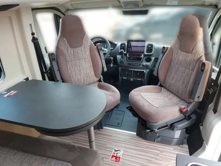 Fahrzeugbild Malibu Charming GT skyview 640 LE K #12