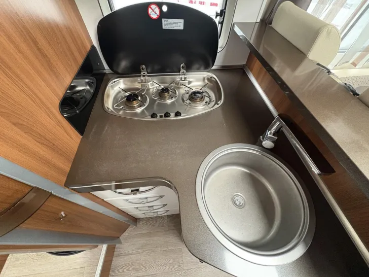 Fahrzeugbild Hobby Optima De Luxe Free Living T65 GQ Markise + TV #24