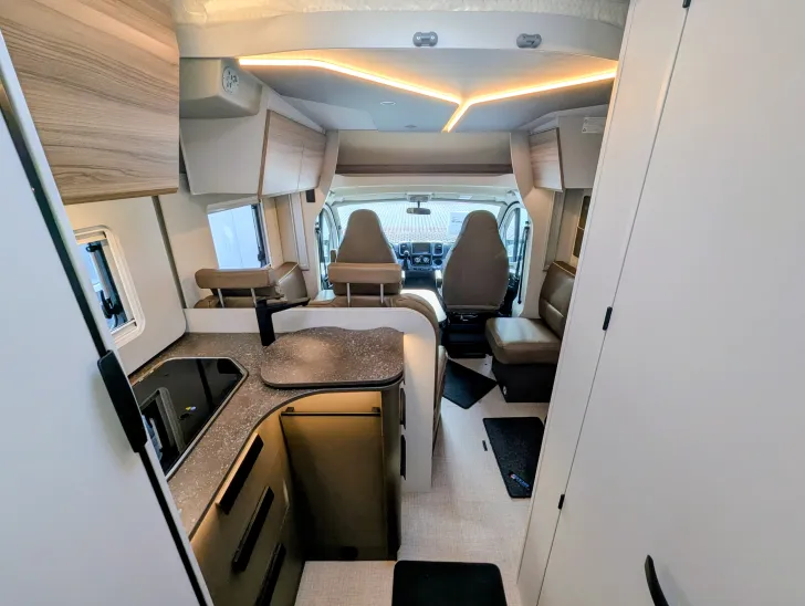 Fahrzeugbild Bürstner B66 TD 690 G Modell 2026 Sie sparen 4.540,- #6