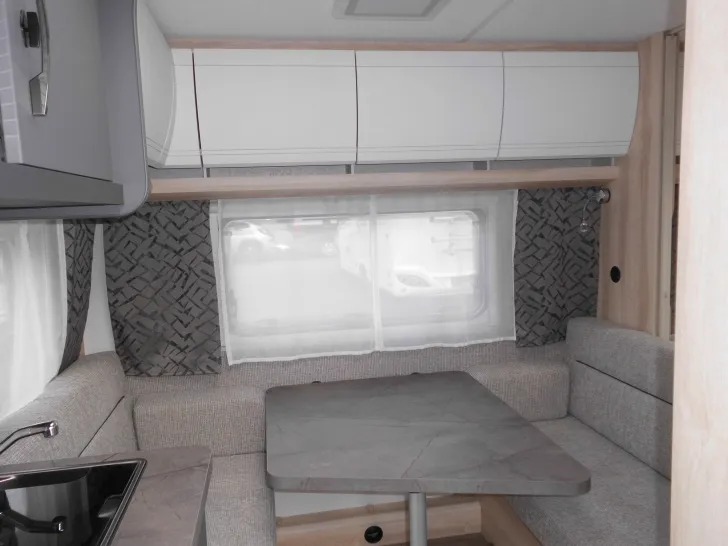 Fahrzeugbild Hobby De Luxe 400 SFe #6