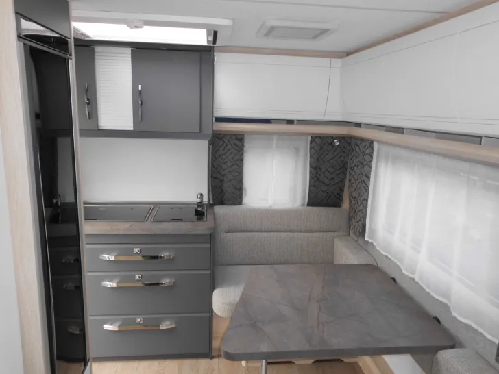 Fahrzeugbild Hobby De Luxe 400 SFe #8