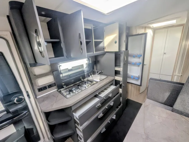 Fahrzeugbild Hobby De Luxe 545 KMF #12