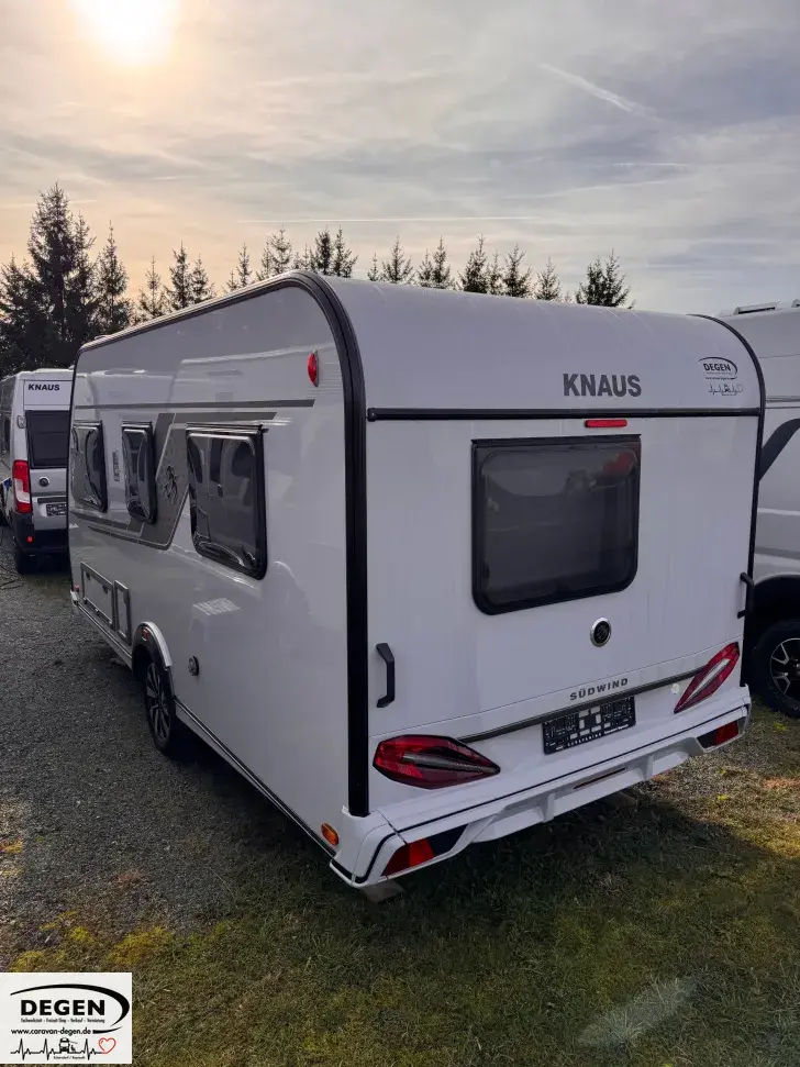 Fahrzeugbild Knaus Südwind 420 QD Black Selection #4