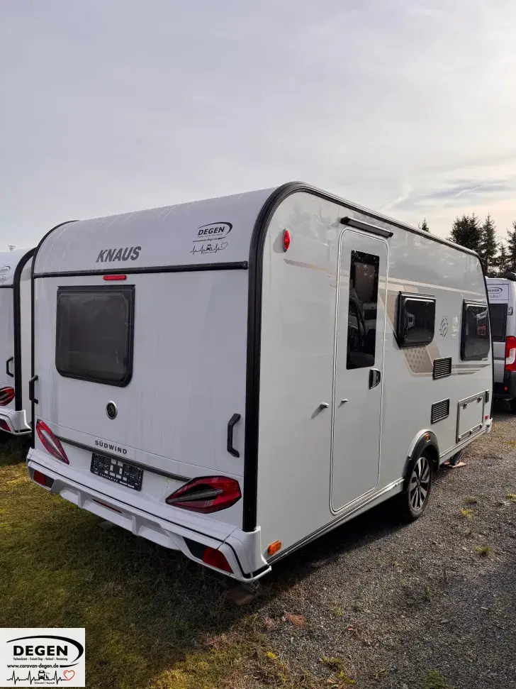 Fahrzeugbild Knaus Südwind 420 QD Black Selection #5