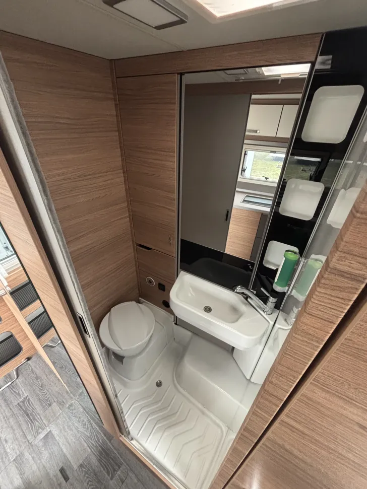 Fahrzeugbild Weinsberg X-CURSION VAN 500 LT EDITION [PEPPER] Diesel+Elektroheizg. el.Stufe #10