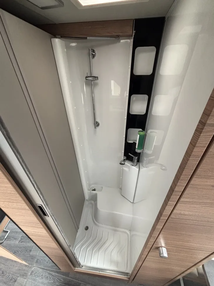 Fahrzeugbild Weinsberg X-CURSION VAN 500 LT EDITION [PEPPER] Diesel+Elektroheizg. el.Stufe #11