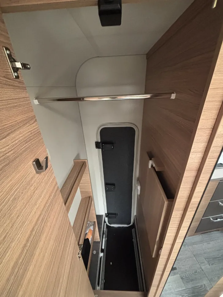 Fahrzeugbild Weinsberg X-CURSION VAN 500 LT EDITION [PEPPER] Diesel+Elektroheizg. el.Stufe #12