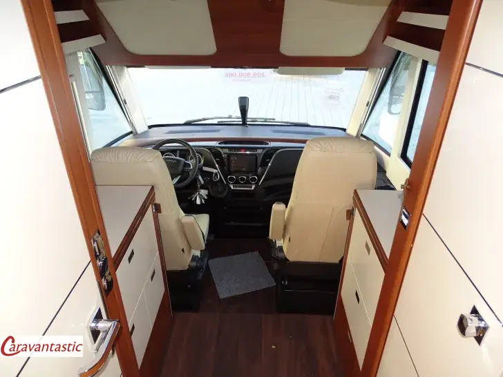 Fahrzeugbild Carthago LINER-FOR-TWO I 53 IVECO #9