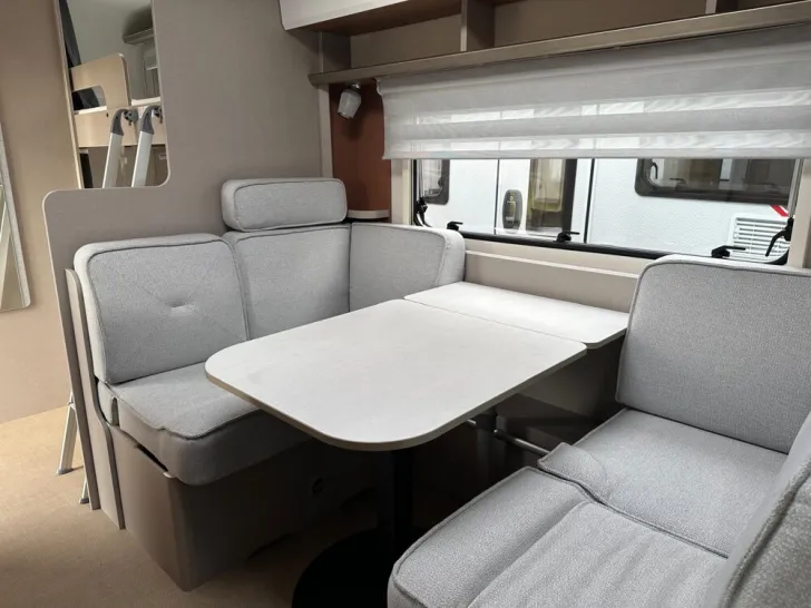 Fahrzeugbild Bürstner Averso 560 TK #4