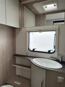 Fahrzeugbild Bürstner Premio 495 TK Black Forest #9